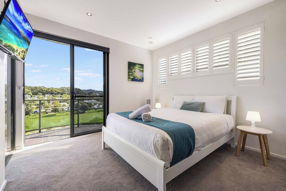 Meridian Alex Beach Apartments 3