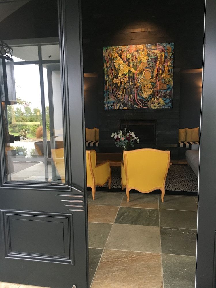 Woodhouse Mountain Lodge 2