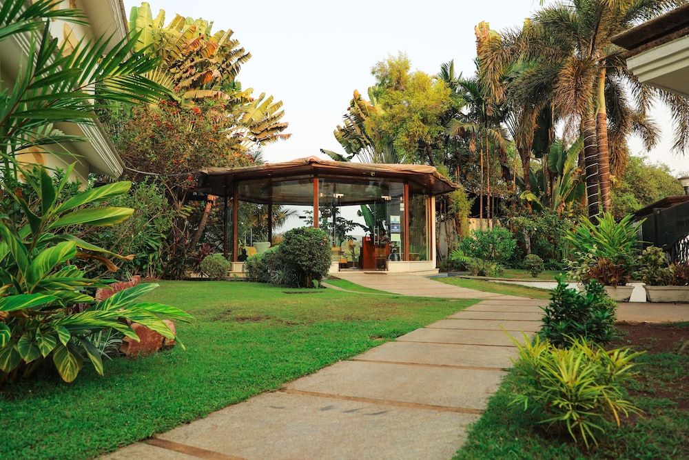 White Pearl Suites by Rosetum 2