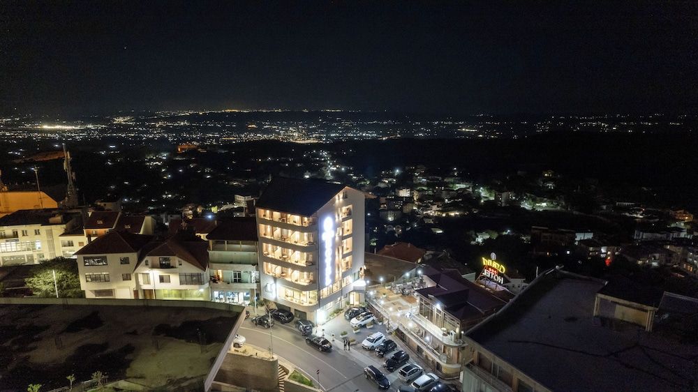 Hotel Dior 4 estrellas en Krujë