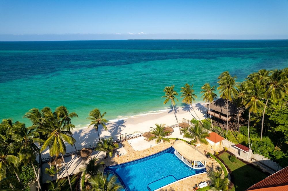 Sunny Palms Beach Bungalows 4 estrellas en Uroa
