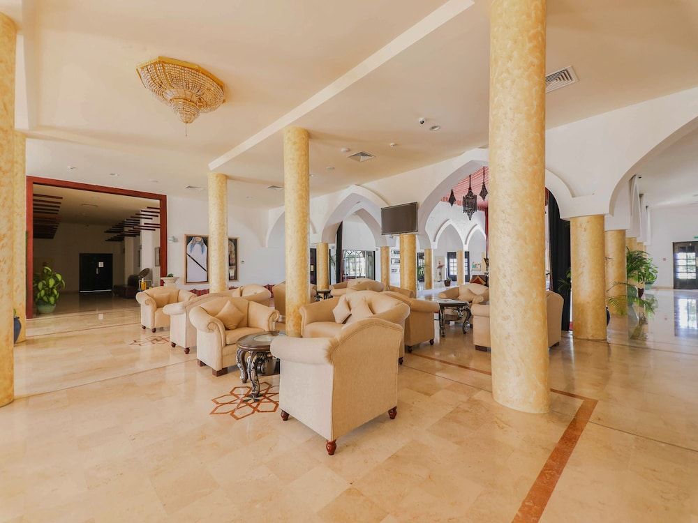 CAPITAL O133 Al Sawadi Beach Resort & Spa 3
