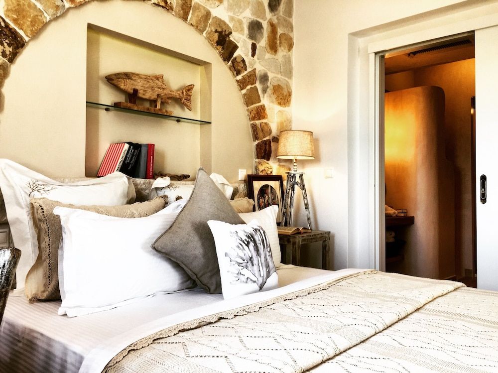 Athina Studios & Suites 3