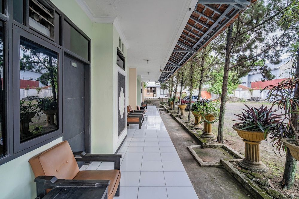 Collection O Tasikmalaya Near Stadium Wiradadaha Formerly Hotel Abadi 3