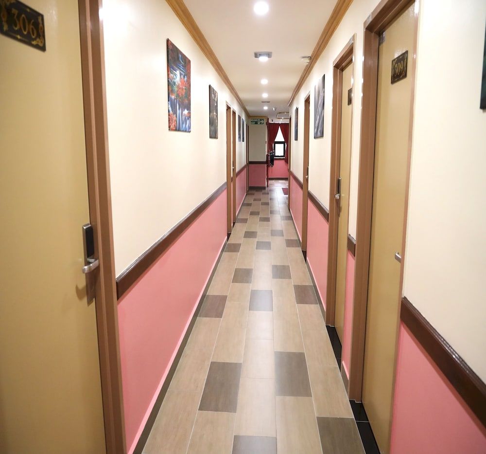 Capital O 90897 Island City Hotel 2