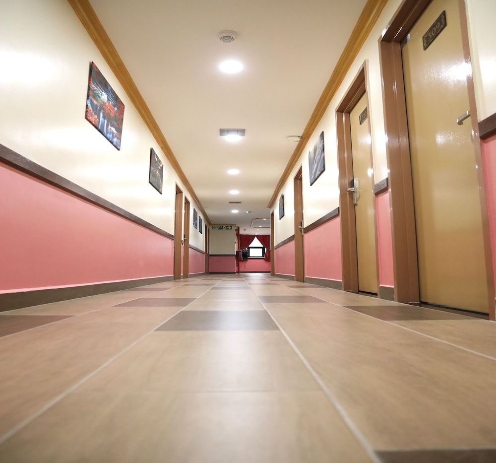 Capital O 90897 Island City Hotel 3