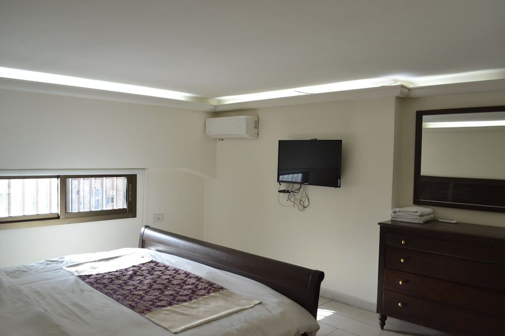 Silver Apartments 3