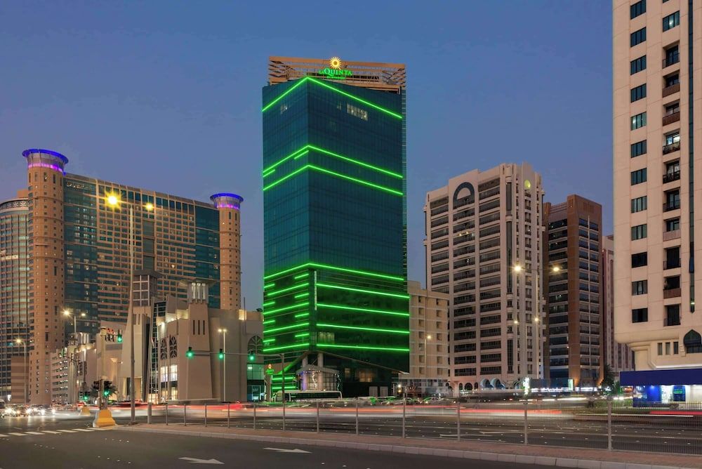 La Quinta by Wyndham Abu Dhabi Al Wahda 4 estrellas en Abu Dhabi
