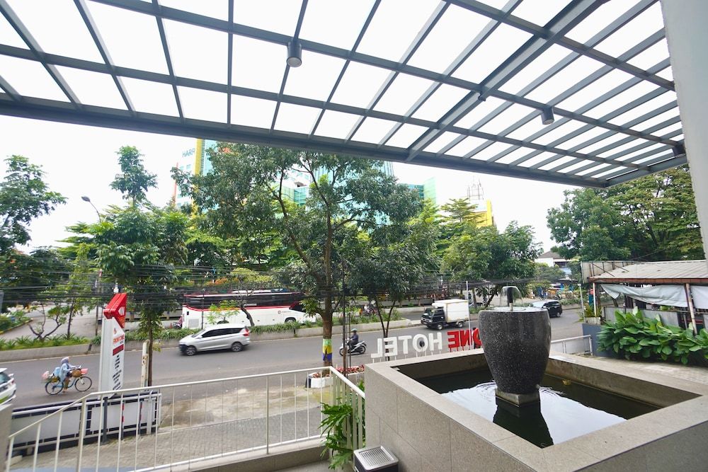 Front One Hotel Pasir Koja Bandung 2