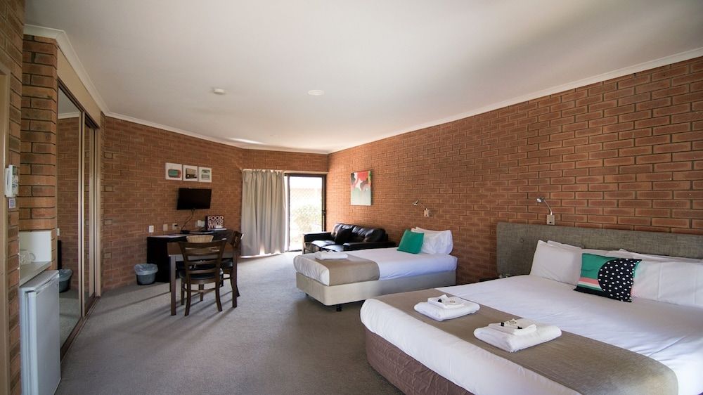 Ashleigh Court Motor Inn 3