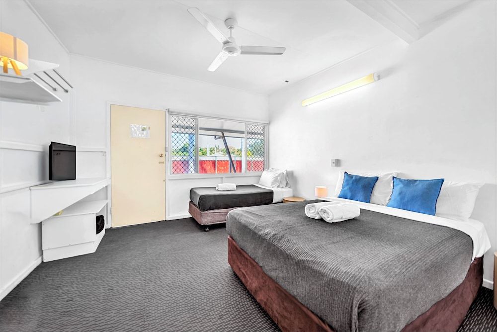 Pearly Shell Motel 3