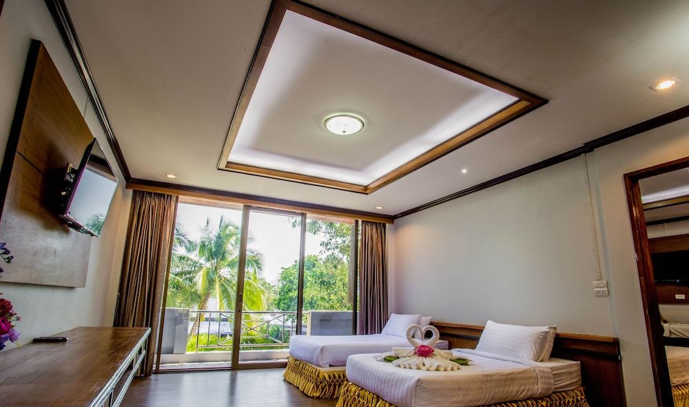 The Uncle Beach Resort 3