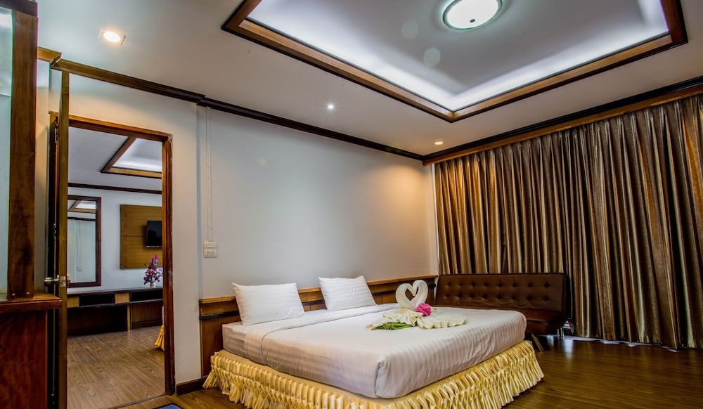 The Uncle Beach Resort 2