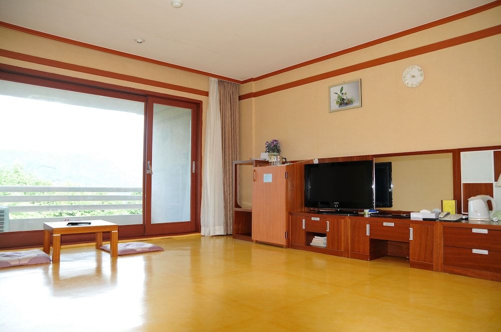 Chungju Suanbo Park Hotel 3