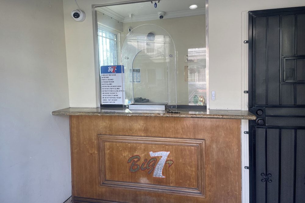 Big 7 Motel Chula Vista I-5 3