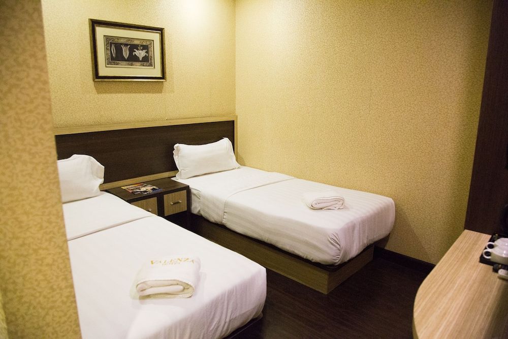 Valenza Hotel & Cafe 3