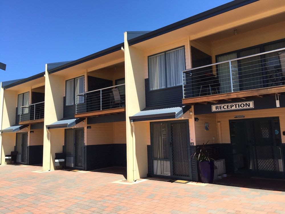 Driftwood Apartments 2