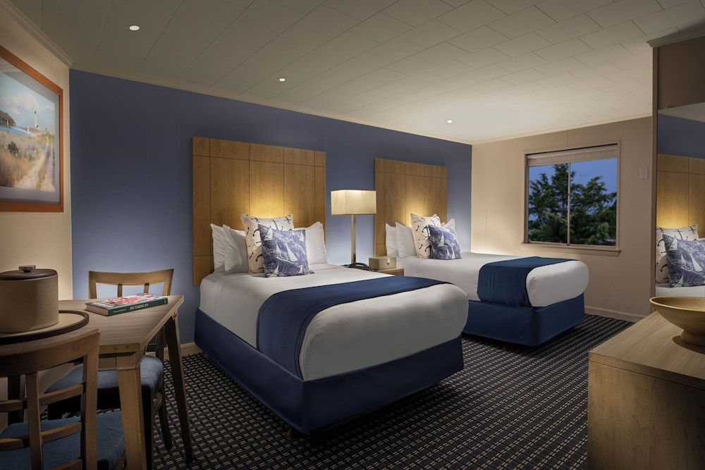 Ocean Street Inn on Hyannis Harbor 2