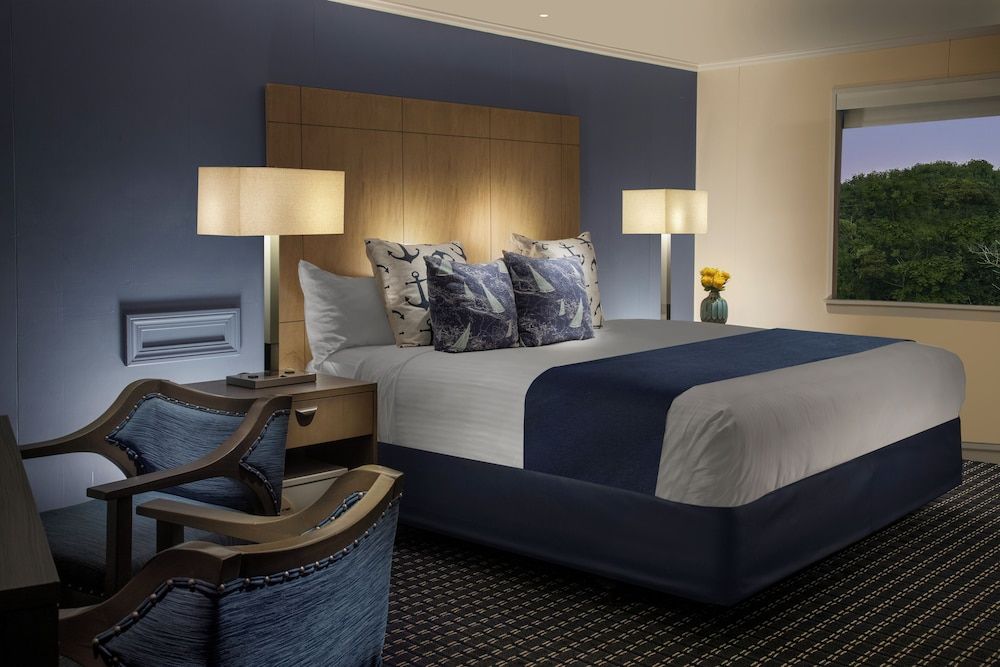 Ocean Street Inn on Hyannis Harbor 3