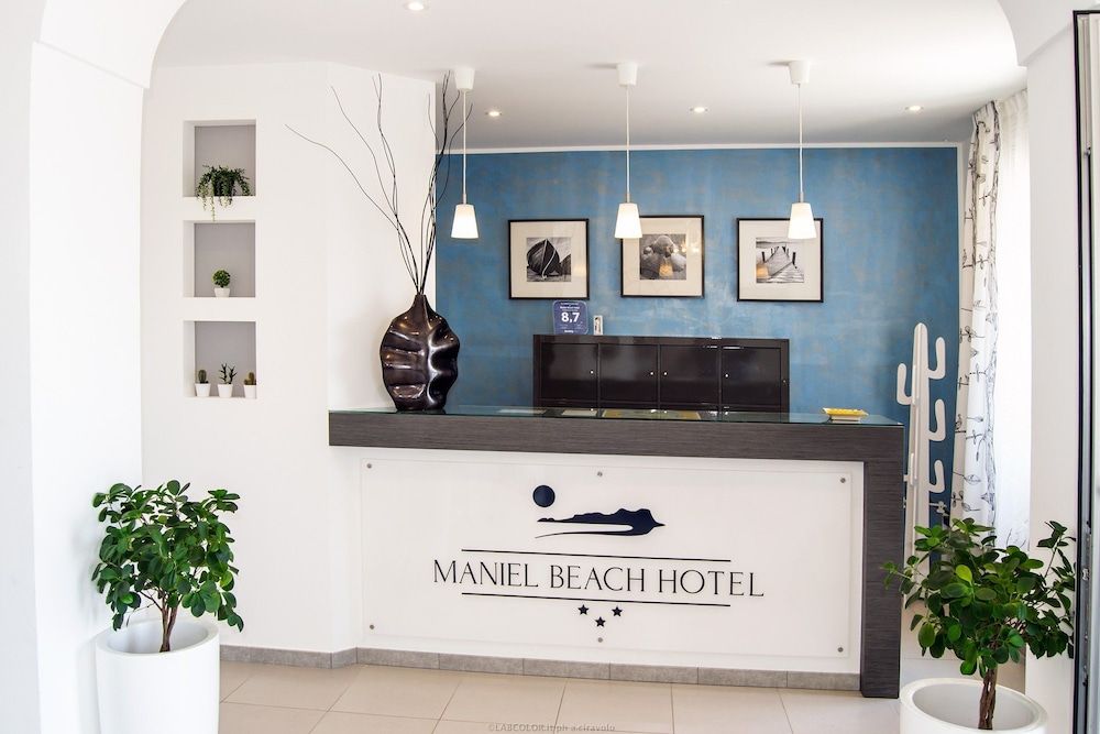 Maniel Beach Hotel 2