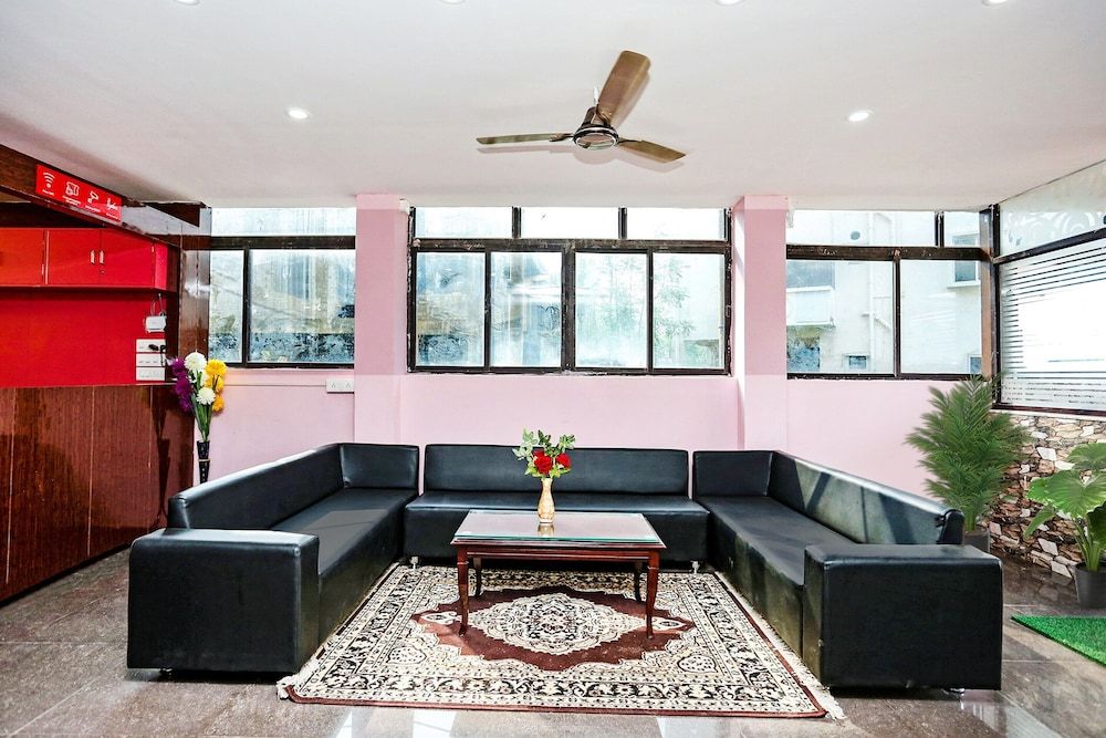 Capital O 14489 Hotel Aryan 3