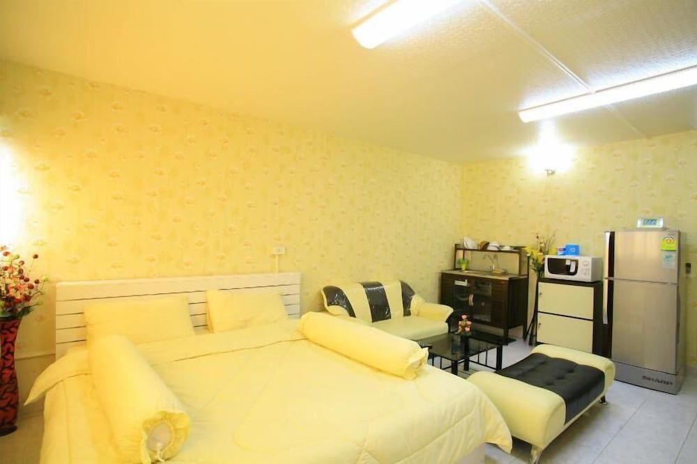 Deluxe at Popular Condo 2