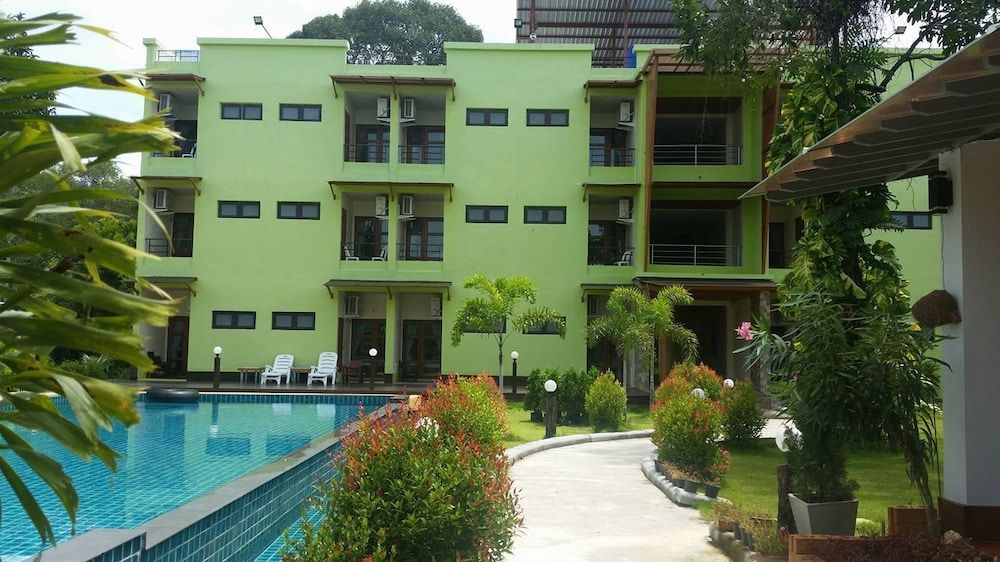 Morakot Lanta Resort 1