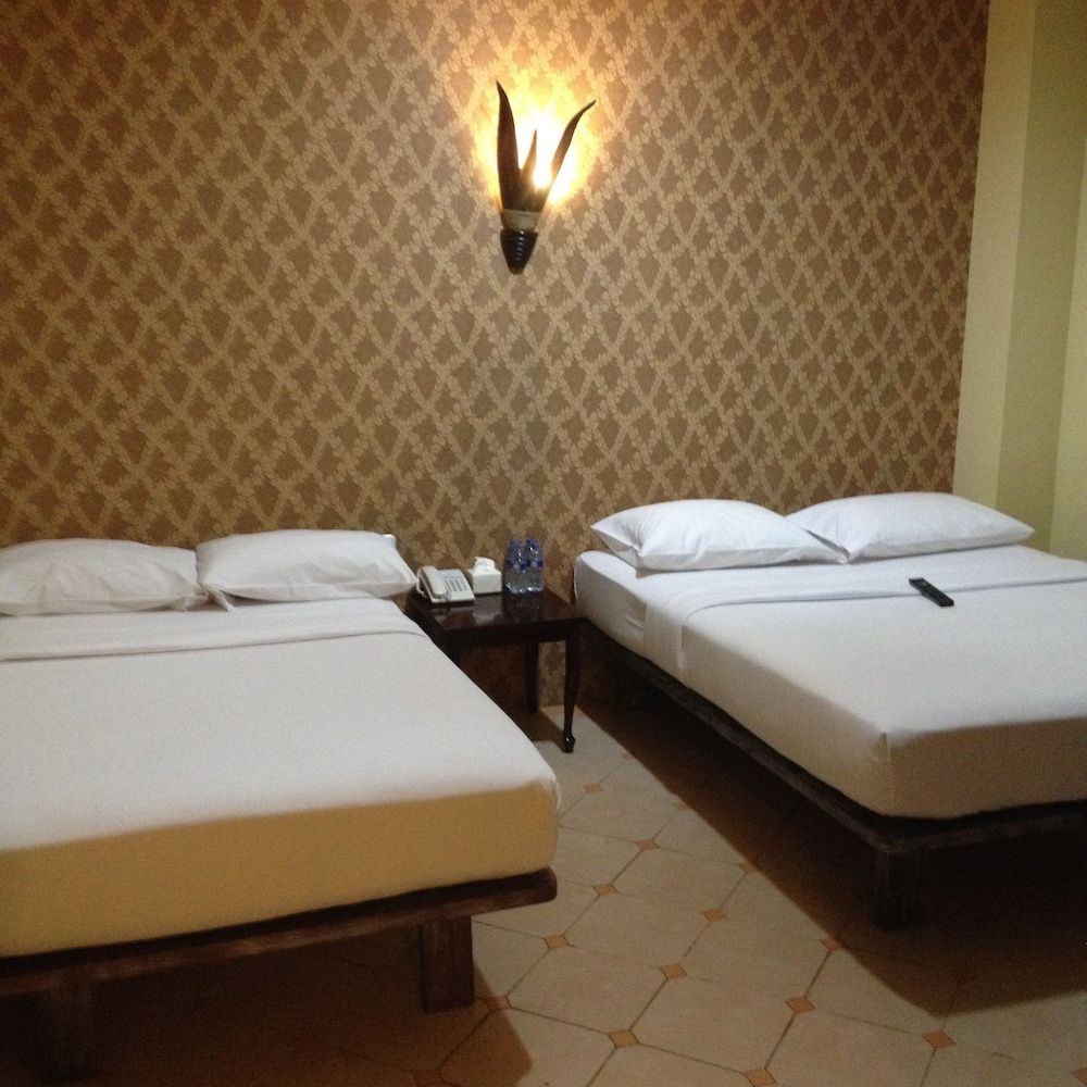 Twins Hotel Manggadua 3