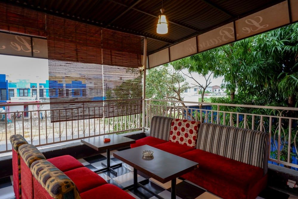 RedDoorz near Citraland Waterpark Kendari 3