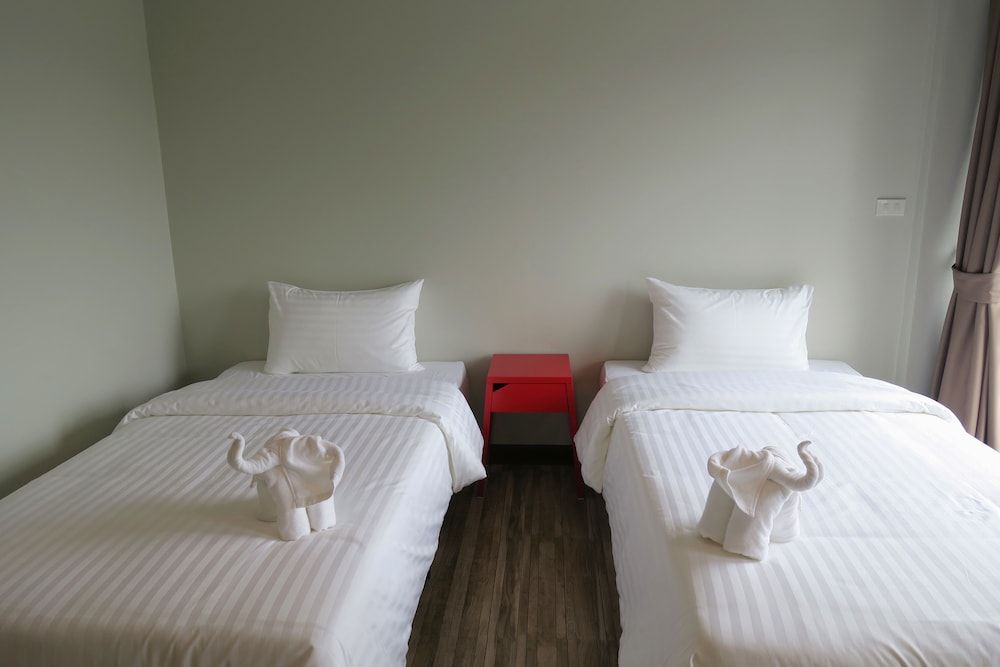 Good Morning Hotel at TakuaPa 3