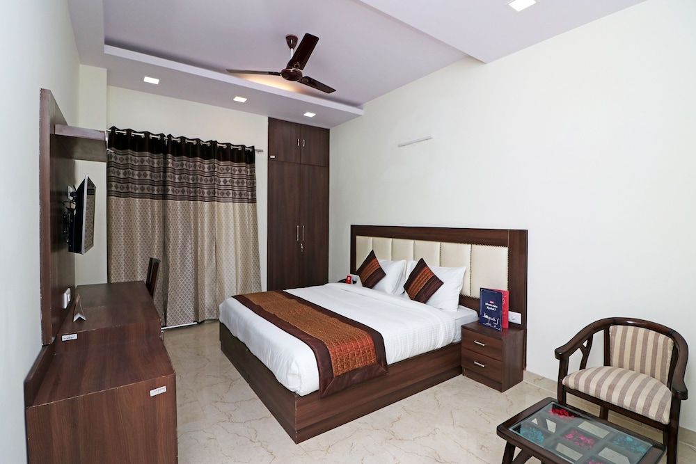 SKS Premier - Golf Course Road