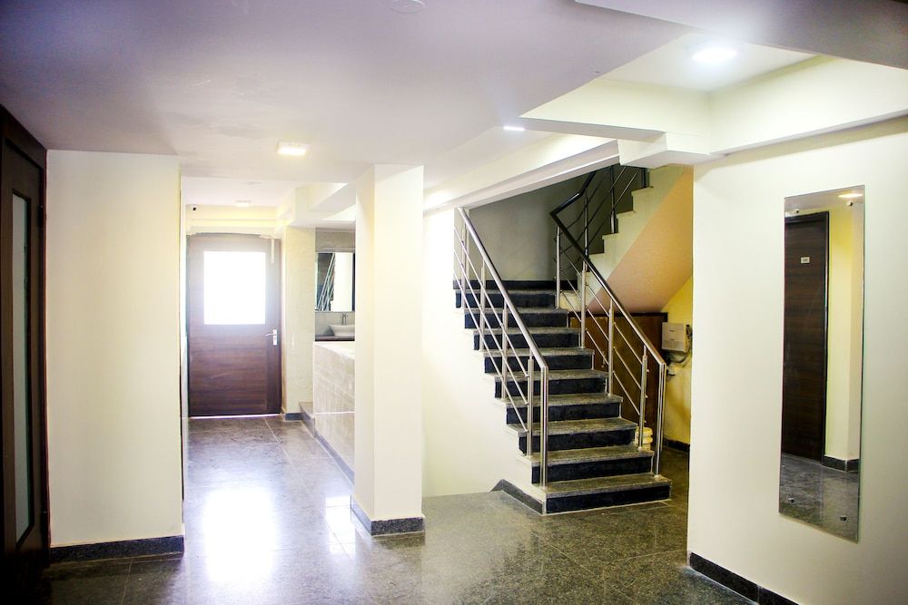 SKS Premier - Golf Course Road 3