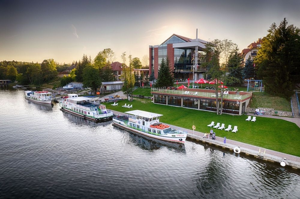 Hotel Robert's Port 4 estrelas em Mikołajki