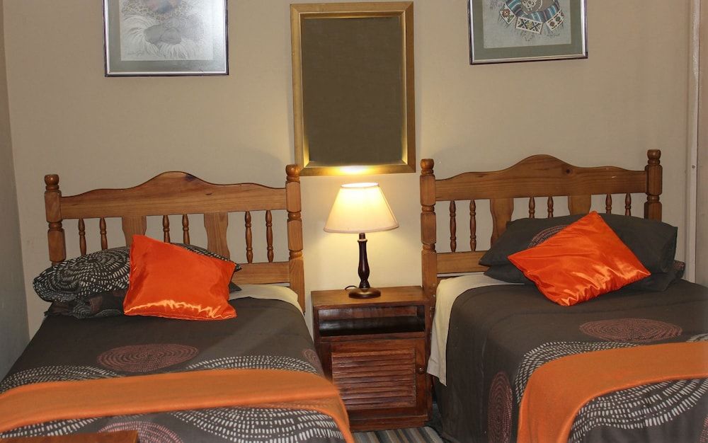 Tshimologo Farm Guest House 3