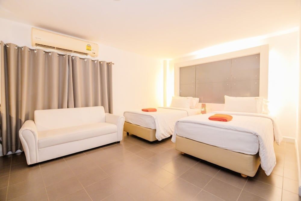 The Original Orange Rooms 3