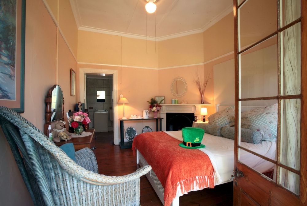 Shamrock Arms Guest Lodge 2