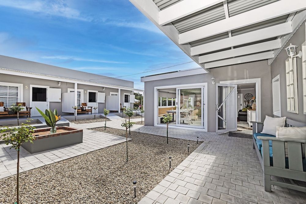 La Montagne Bed & Breakfast