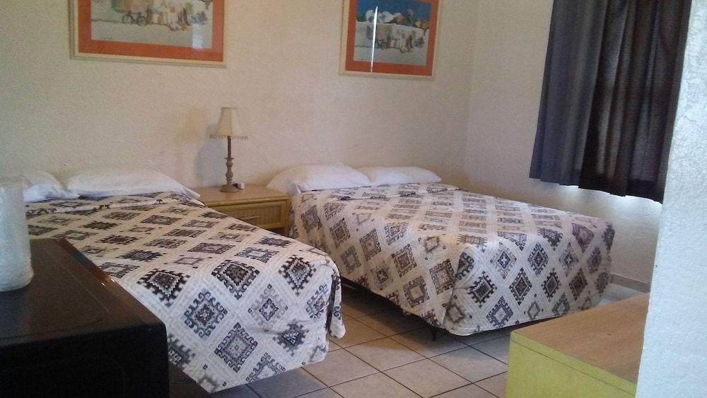 Ocean Crest Motel 2