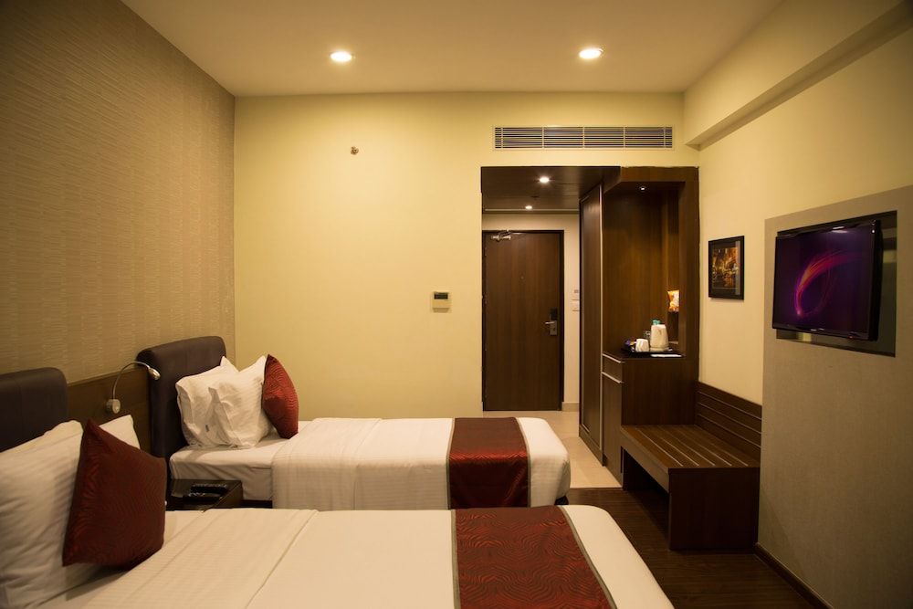V7 Hotel 3