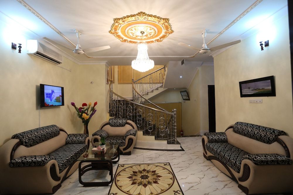 Novem Inn & Holidays 2