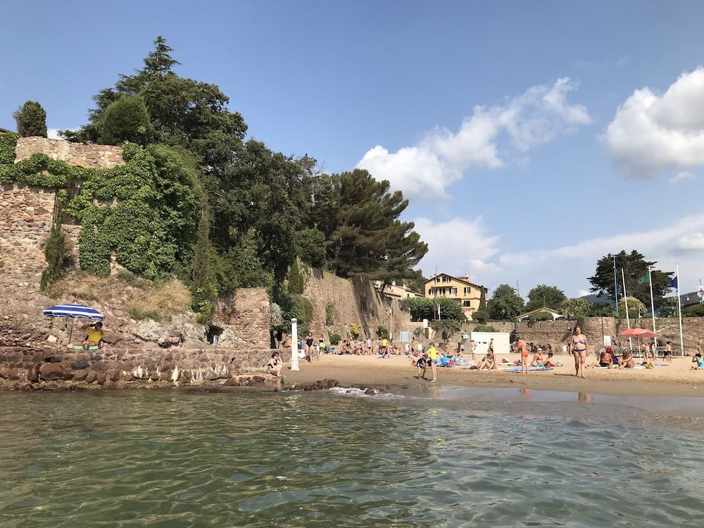 Hotel La Calanque -1 estrelas em Mandelieu-la-Napoule