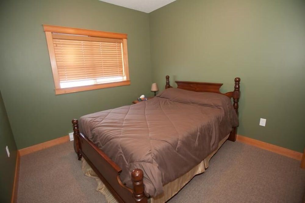 Brookside by Apex Accommodations 2