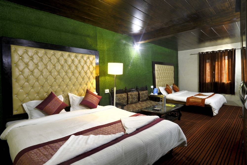 Hotel Kausani Retreat 2