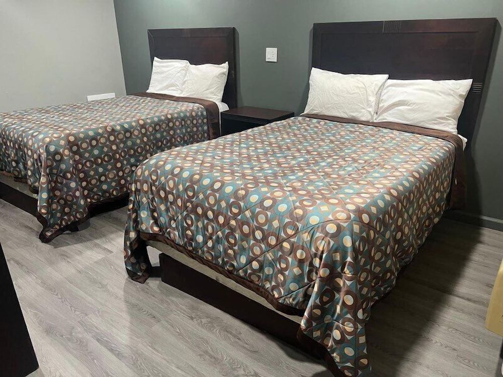 Red Carpet Inn 3