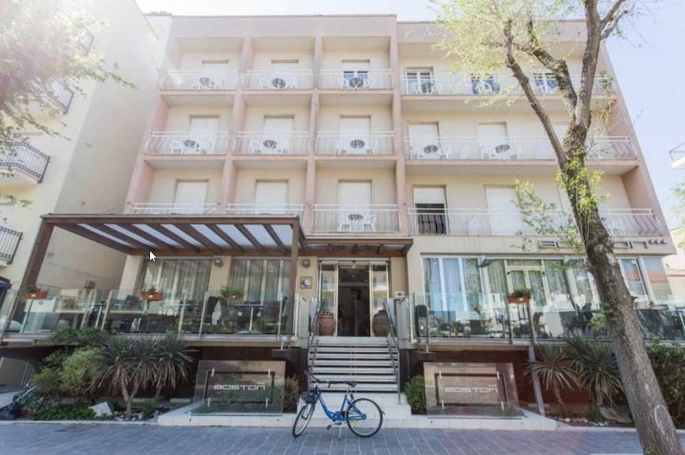 Hotel Boston 3 estrellas en Cattolica