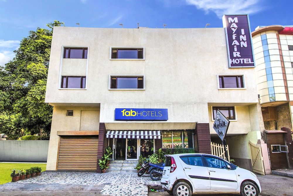 FabHotel Mayfair Inn