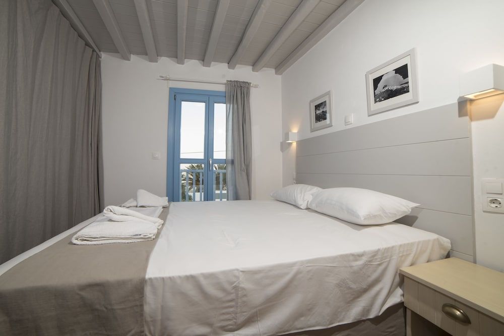 Almyra Guesthouses 3