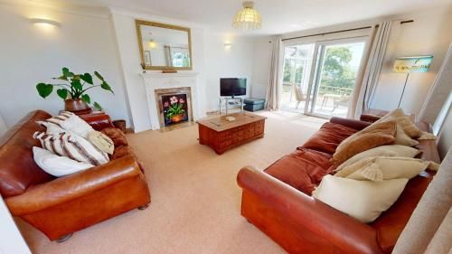 BISHOPS TAWTON OVERTON HOUSE 2 Bedrooms 2