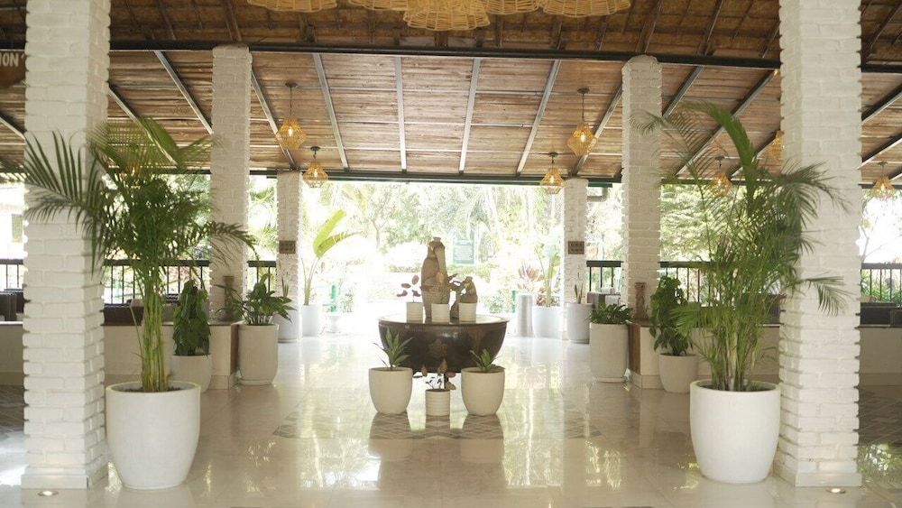 Aacorn Hideaway Resort & Spa 3