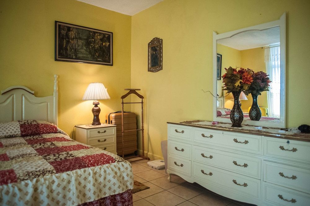 Ocean View Suit-Montego Bay Club Resort 3